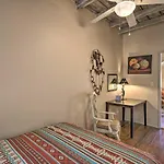 Hébergement de vacances Authentic Adobe Abode < 1 Mile To Sante Fe Plaza!