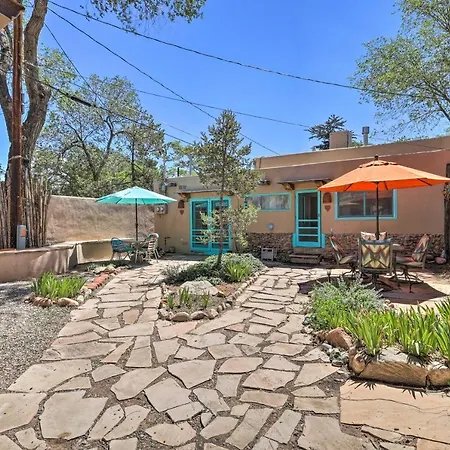 Authentic Adobe Abode < 1 Mile To Sante Fe Plaza! Holiday home