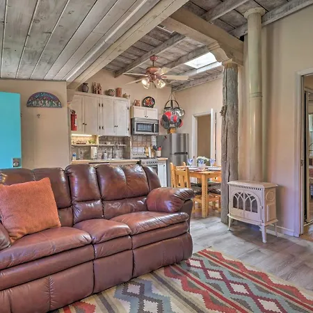 Authentic Adobe Abode < 1 Mile To Sante Fe Plaza! Holiday home *